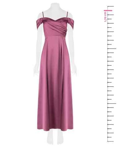 Long Structured Satin Dress with a Rinascimento-Style Sweetheart Neckline