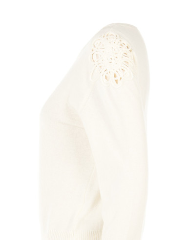 Thin jumper in a viscose and wool blend with a crochet insert on the shoulder – Rinascimento