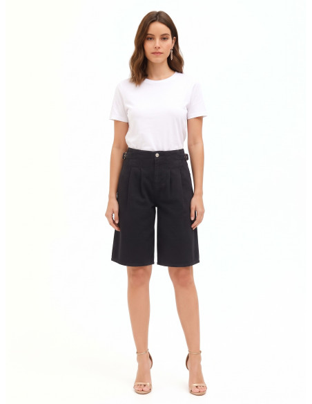 Wide-leg Bermuda jeans with straps at the hips and double darts – Rinascimento