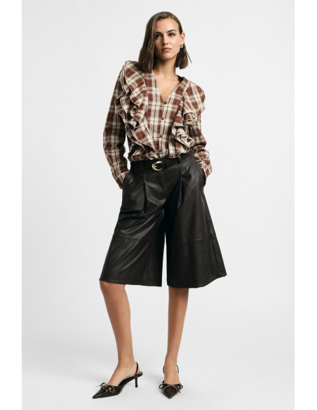 Shorts A Vita Media Con Pinces E Passanti Please
