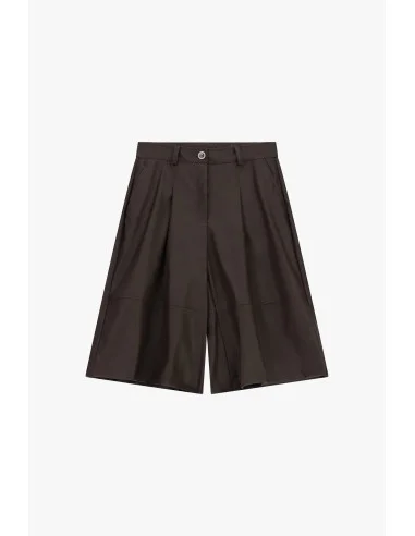 Mid-rise shorts with darts and belt loops – Please