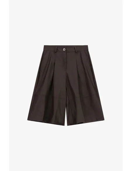 Mid-rise shorts with darts and belt loops – Please
