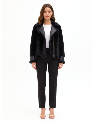 Veste courte en fourrure synthétique avec détails en simili-cuir et poches avant à fermeture éclair dorée « Rinascimento »