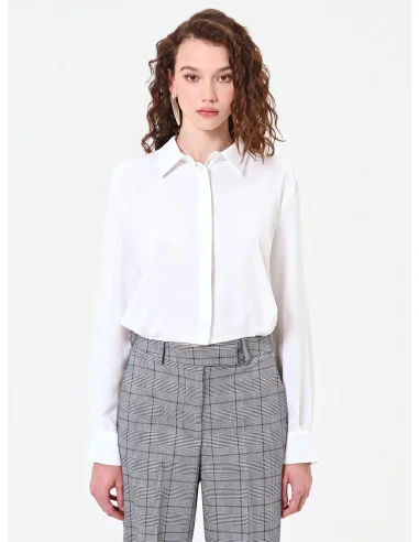 Fluid cropped blouse in matte satin with concealed buttons Rinascimento