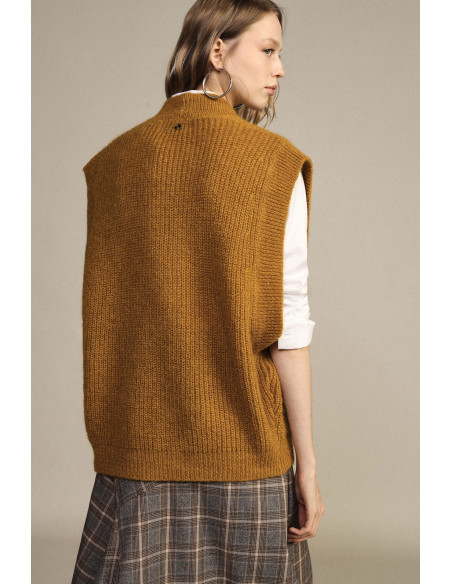 Gilet côtelé à encolure en V et boutons Dixie