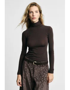 Long-Sleeved T-Shirt with Soft Neckline Please