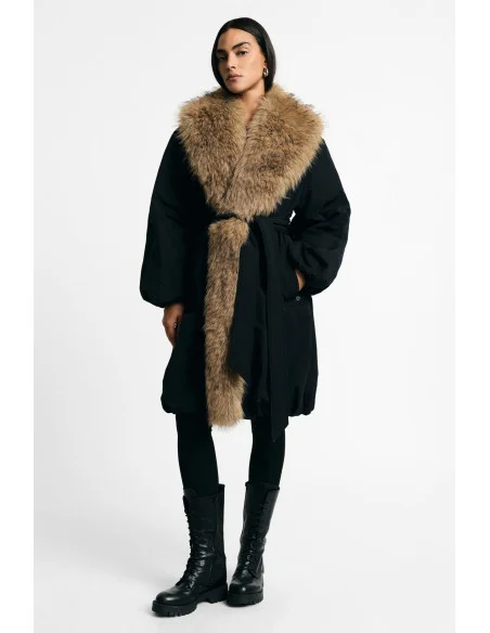 Cappotto Con Maxi Collo In Pelliccia E Cintura Please