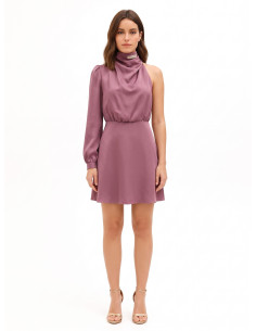 Robe courte à une manche en satin, avec encolure col roulé drapée, style Rinascimento