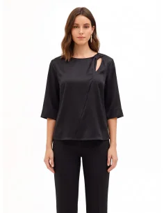 Blouse ample en satin avec découpe et fronces sur une épaule, Rinascimento