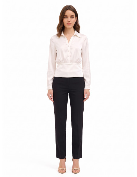 Camicia In Raso Con Scollo A V E Bottoni Coordinati Rinascimento