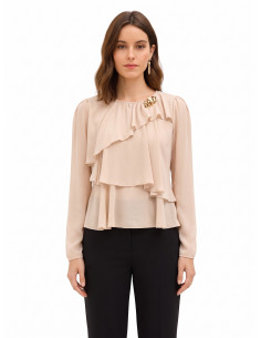 Blouse en georgette à volants superposés, ornée d'une broche décorative « Rinascimento »