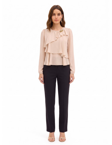 Blouse en georgette à volants superposés, ornée d'une broche décorative « Rinascimento »
