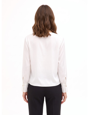Loose-fitting blouse in matt satin with a crossover V-neck and a Rinascimento-style necklace featuring a foulard and chain