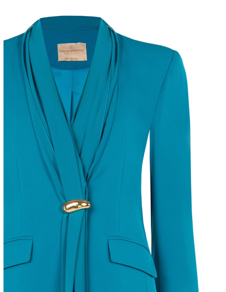 Veste blazer cintrée en tissu Cadi, avec encolure et drapé en georgette « Rinascimento »