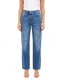 Straight-fit jeans with a logo patch on the back pocket – Rinascimento
