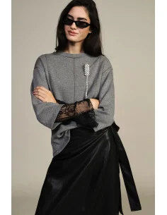 Sweat-shirt sans capuche à manches larges avec application bijou Dixie