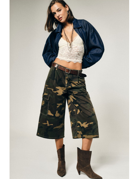 Camouflage Print Cargo Bermuda Shorts with Side Pockets Please