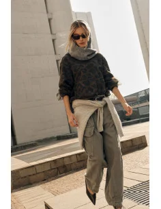 Pantalon palazzo avec grandes poches et bas réglable Please 2