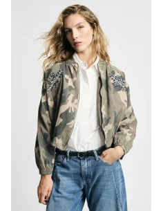 Cropped Camouflage Print Bomber Jacket with Jewel Embroidery Please