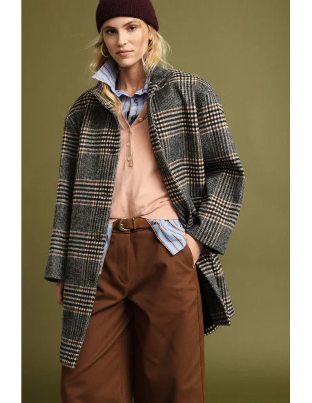 Checkered Coat with Buttons and Side Pockets Please