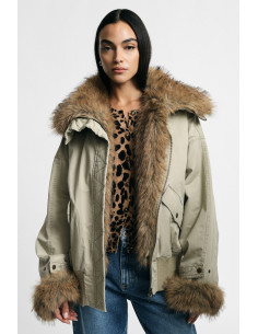 Parka Corta Con Cappuccio E Dettagli In Pelliccia Please