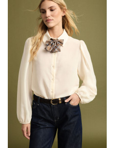 Loose-fitting shirt with balloon sleeves and a tartan bow, please -...
