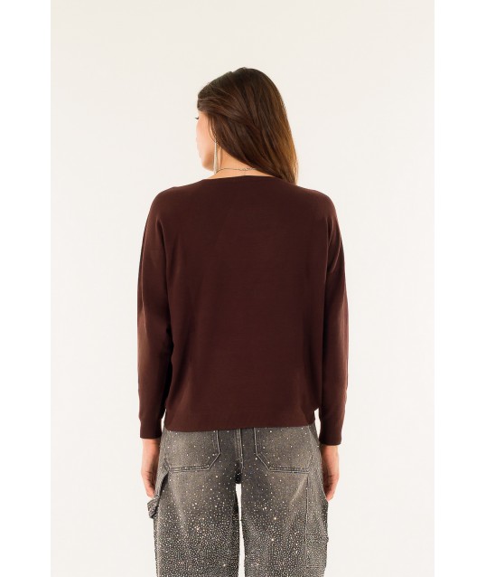 Necklace Over Kontatto