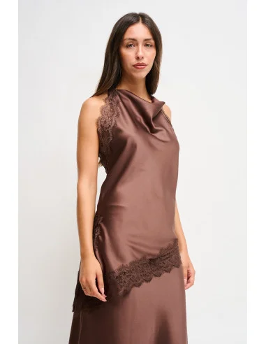 Top en satin avec encolure drapée et bordure en dentelle Maryley