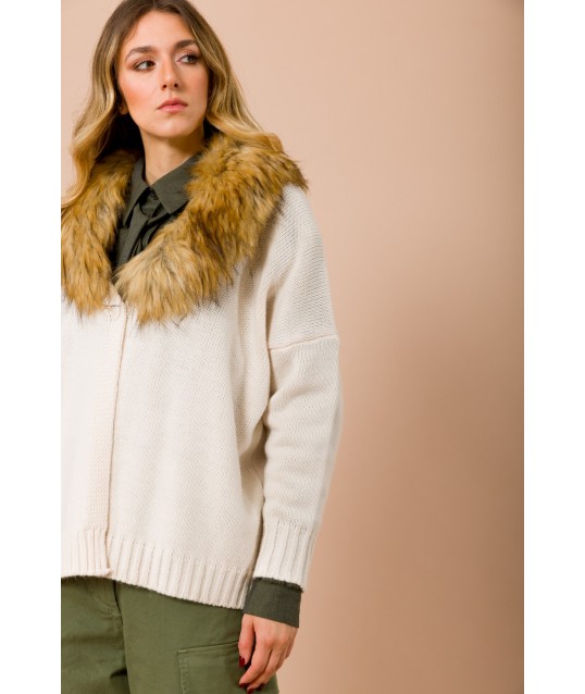 Maryley Detachable Faux Fur V-neck Cardigan