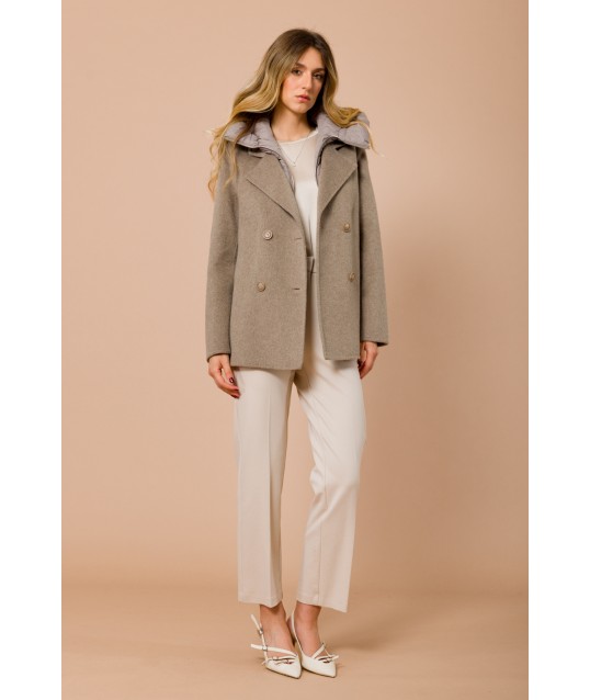 Cappotto Corto Doppiopetto Con Ecopiumino Abbinato Con Cappuccio Maryley