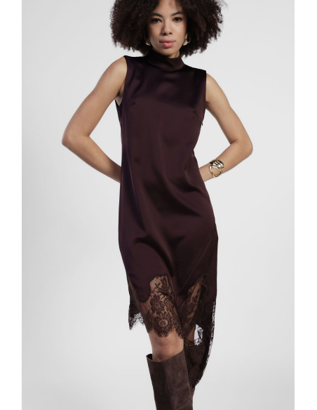 Robe sans manches à col montant et bordure en dentelle Dixie