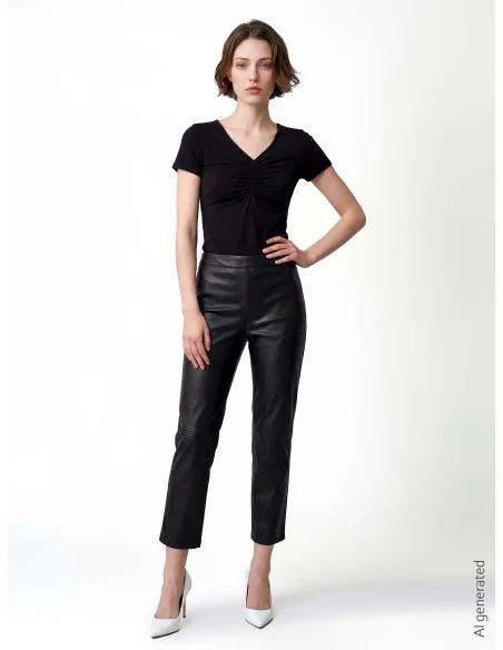 T-Shirt Slim Fit en mélange de viscose avec col en V Rinascimento