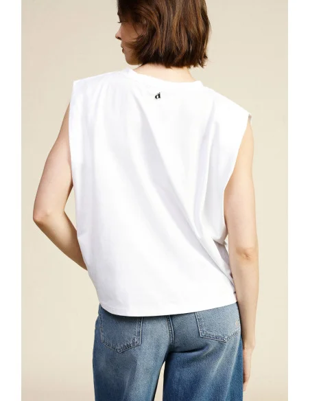 Sleeveless Top With Floral Embroidery On Dixie Neckline