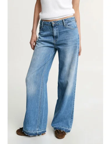 Wide Leg Jeans With Frayed Bottom Please
