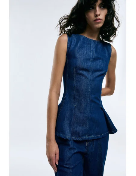 Sleeveless Top With Raised Seams And Zip Please