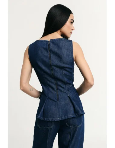 Sleeveless Top With Raised Seams And Zip Please