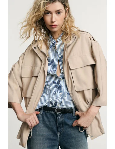 Parka Short Front Pockets Wide Sleeves Please