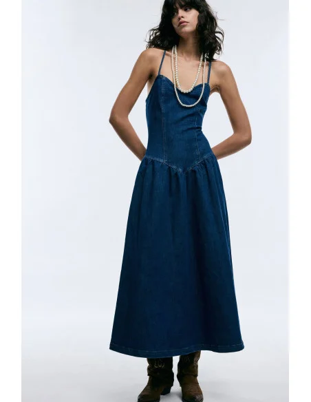 Long Dress With Shoulder Strap And Sweetheart Neckline Please