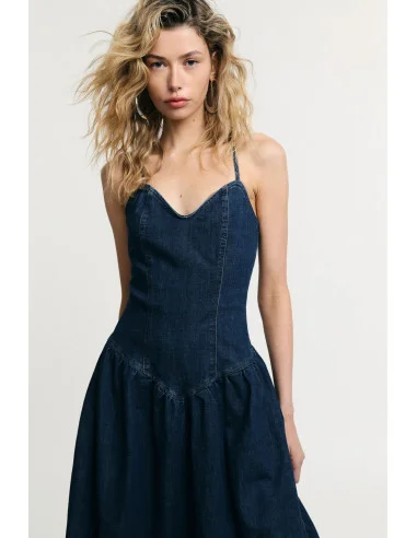 Long Dress With Shoulder Strap And Sweetheart Neckline Please