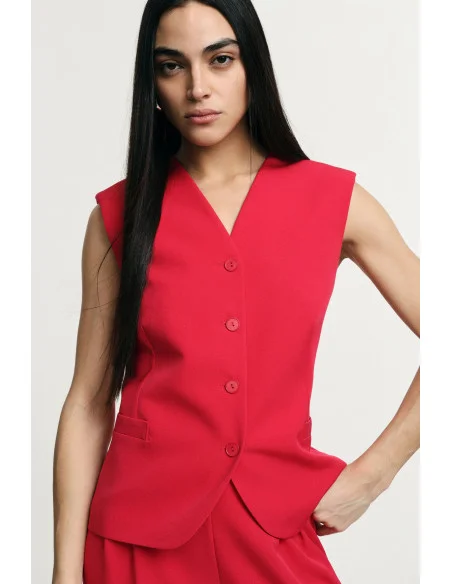 V-neck waistcoat with welt pockets Please