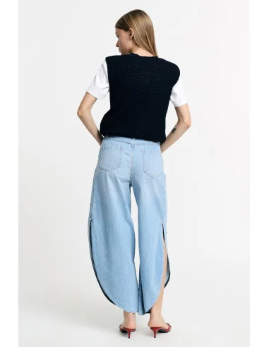 Wide Leg Rounded Jeans With Side Slits Please