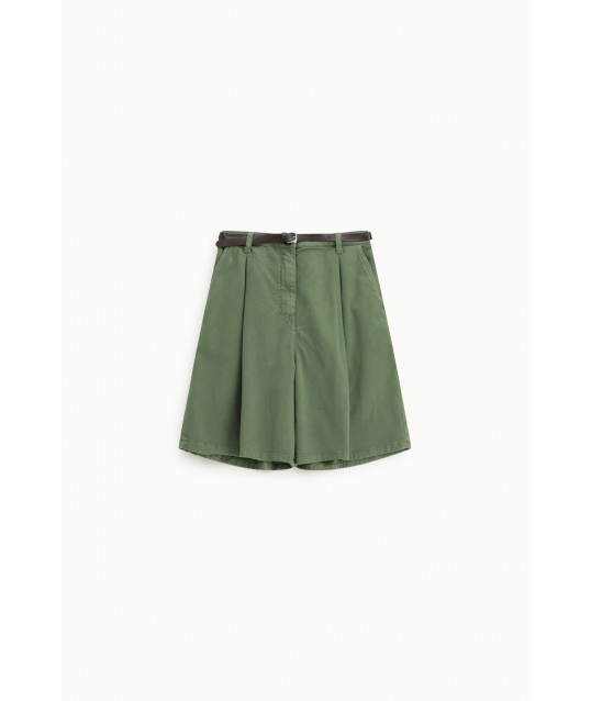 Regular-Fit Shorts With Pleats And Please Belt